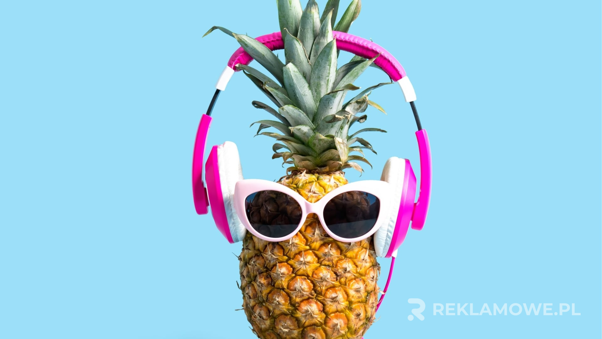 Reklamowe słuchawki na biurku